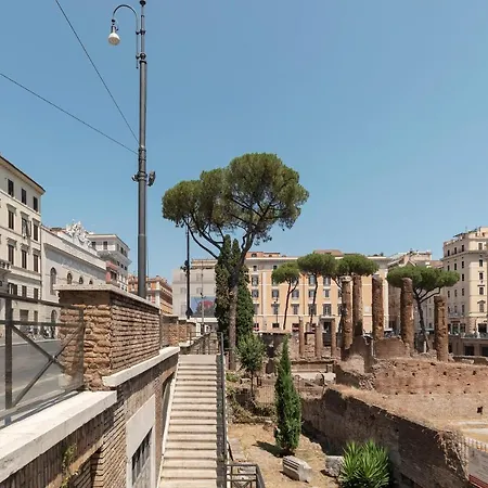 Largo Di Torre Argentina Rome
